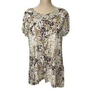 White Stag Women Top Large Decorative Knots Short Sleeves Sharkbite